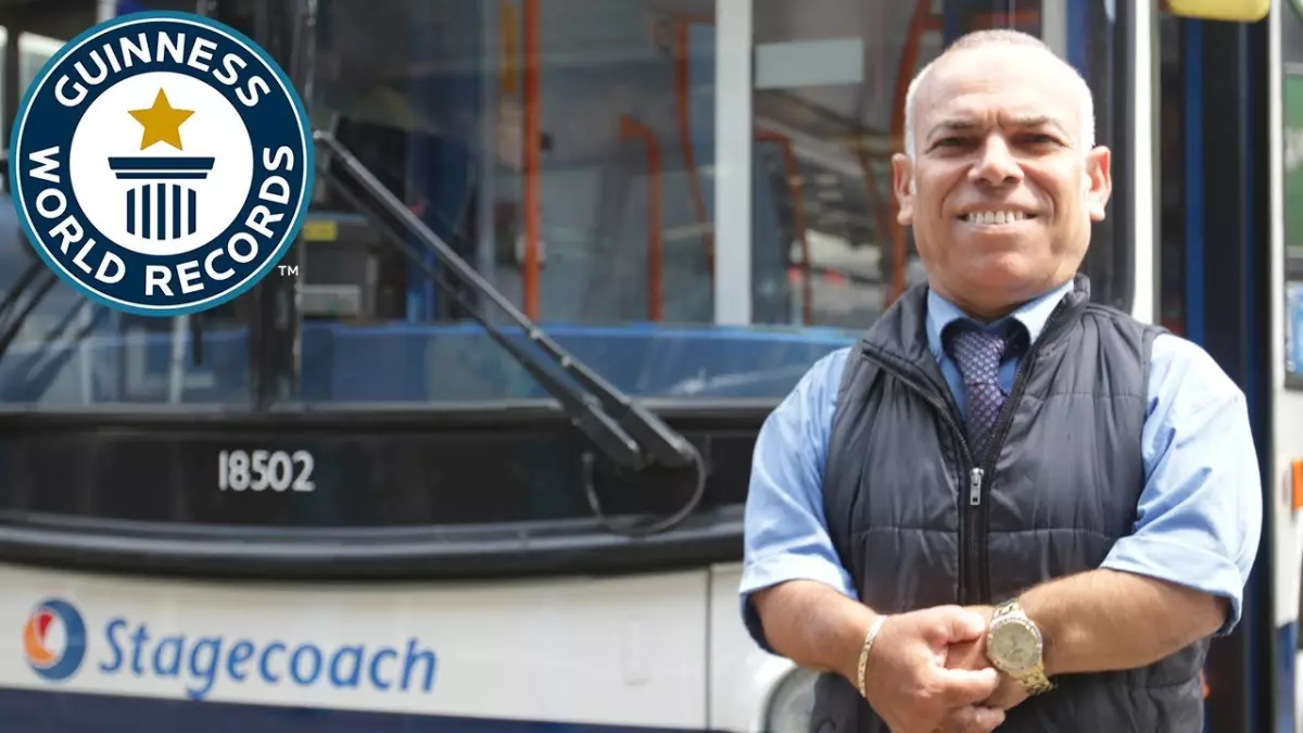 Frank Hachem : Le chauffeur de bus le plus court au monde