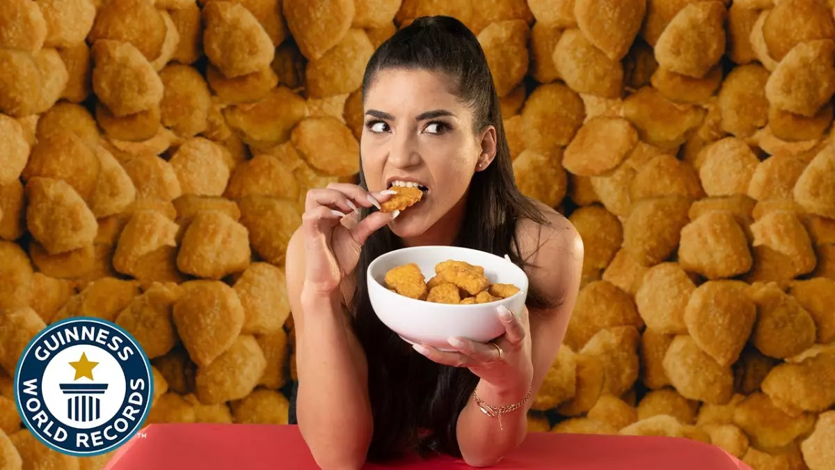 Incroyable record du monde Guinness : elle mange 352 grammes de nuggets de poulet en une minute !