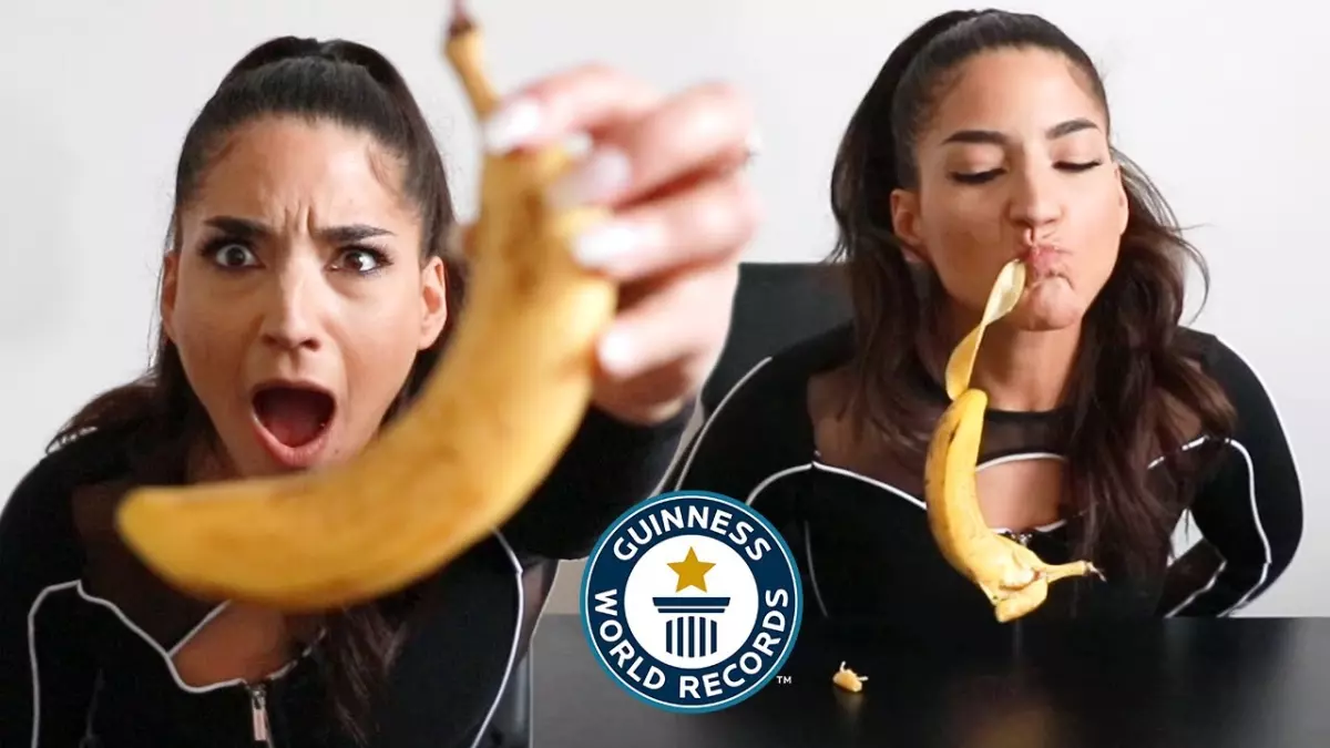Record incroyable : Il mange une banane en moins de 20 secondes (sans les mains) !